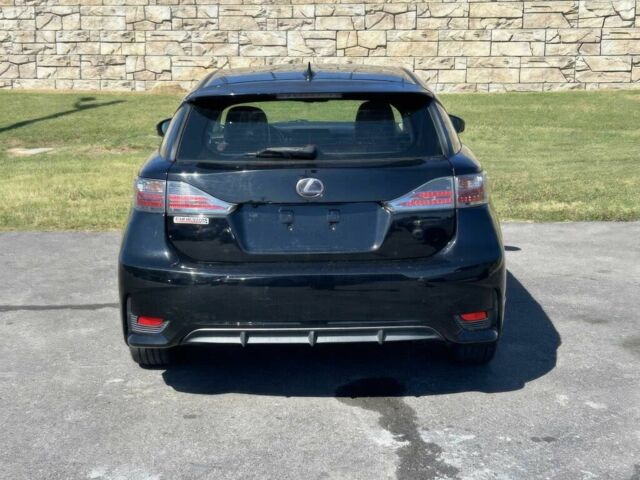 Черный Лексус СТ, объемом двигателя 1.8 л и пробегом 73 тыс. км за 3500 $, фото 3 на Automoto.ua