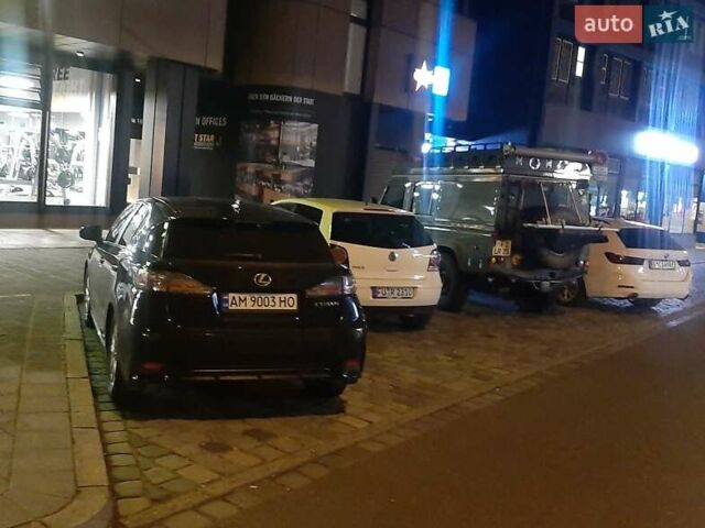 Чорний Лексус СТ, об'ємом двигуна 1.8 л та пробігом 200 тис. км за 17500 $, фото 1 на Automoto.ua