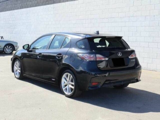 Чорний Лексус СТ, об'ємом двигуна 1.8 л та пробігом 89 тис. км за 6000 $, фото 6 на Automoto.ua