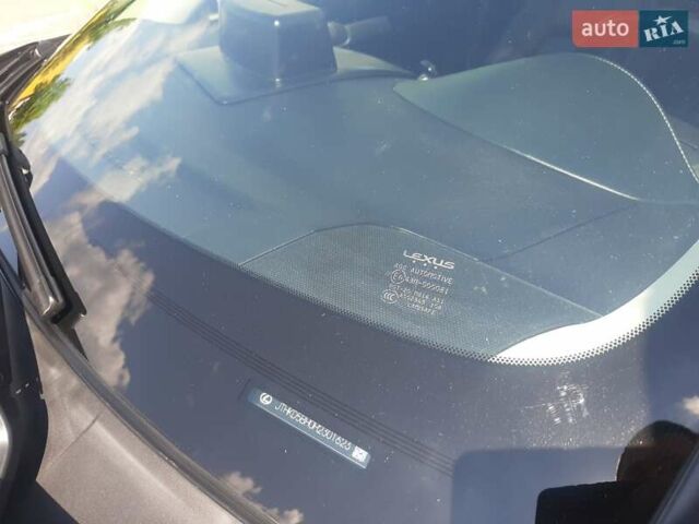 Чорний Лексус СТ, об'ємом двигуна 1.8 л та пробігом 200 тис. км за 17500 $, фото 31 на Automoto.ua