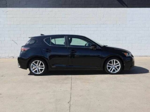 Чорний Лексус СТ, об'ємом двигуна 1.8 л та пробігом 89 тис. км за 6000 $, фото 7 на Automoto.ua