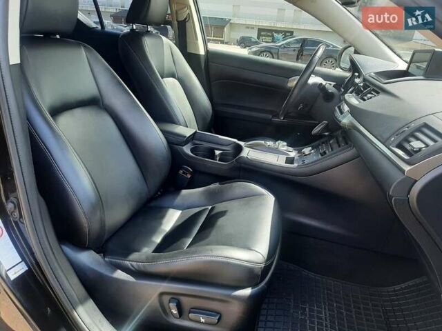 Чорний Лексус СТ, об'ємом двигуна 1.8 л та пробігом 200 тис. км за 17500 $, фото 19 на Automoto.ua