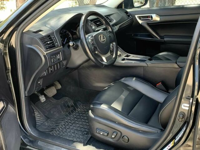 Черный Лексус СТ, объемом двигателя 1.8 л и пробегом 51 тыс. км за 8000 $, фото 7 на Automoto.ua