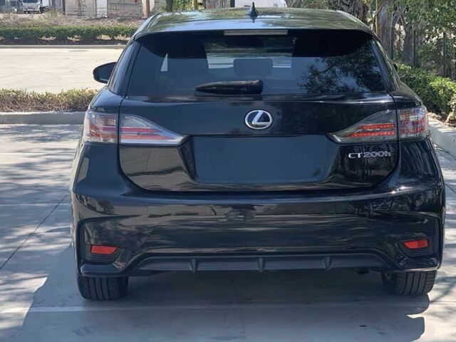 Черный Лексус СТ, объемом двигателя 1.8 л и пробегом 51 тыс. км за 8000 $, фото 4 на Automoto.ua