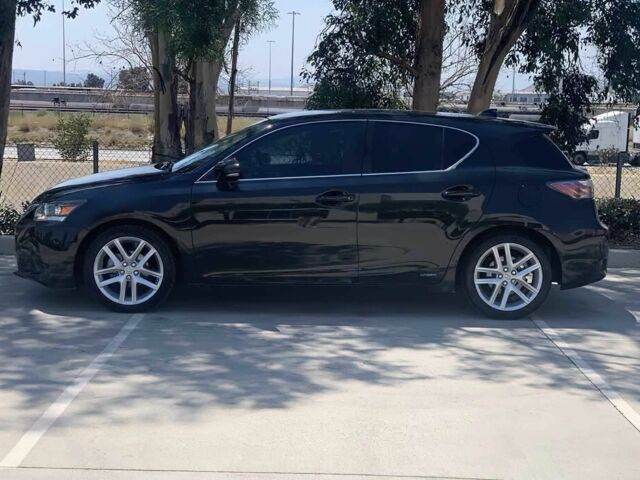 Черный Лексус СТ, объемом двигателя 1.8 л и пробегом 51 тыс. км за 8000 $, фото 3 на Automoto.ua