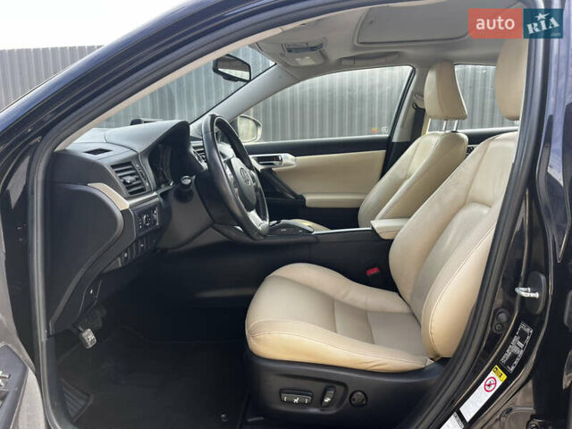 Лексус СТ 2011 в Луцке на Automoto.ua Фиолетовый Лексус СТ, объемом двигателя 1.8 л и пробегом 217 тыс. км за 12499 $, фото 22 на Automoto.ua