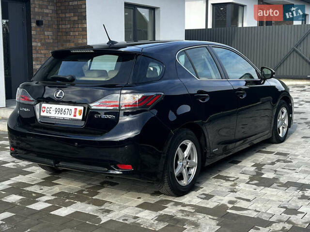 Фіолетовий Лексус СТ, об'ємом двигуна 1.8 л та пробігом 217 тис. км за 12499 $, фото 10 на Automoto.ua