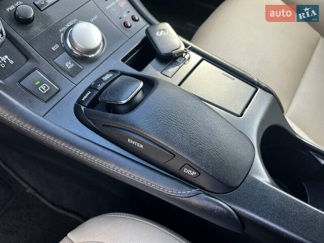 Фіолетовий Лексус СТ, об'ємом двигуна 1.8 л та пробігом 217 тис. км за 12499 $, фото 37 на Automoto.ua