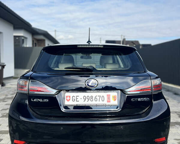 Фіолетовий Лексус СТ, об'ємом двигуна 1.8 л та пробігом 217 тис. км за 12499 $, фото 7 на Automoto.ua