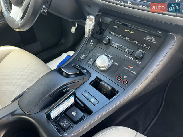 Фіолетовий Лексус СТ, об'ємом двигуна 1.8 л та пробігом 217 тис. км за 12499 $, фото 50 на Automoto.ua