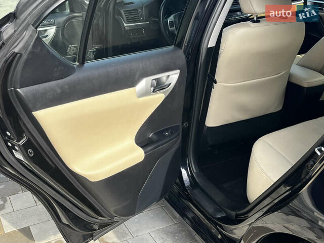 Фіолетовий Лексус СТ, об'ємом двигуна 1.8 л та пробігом 217 тис. км за 12499 $, фото 46 на Automoto.ua