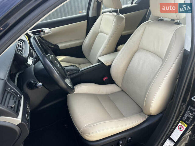 Лексус СТ 2011 в Луцке на Automoto.ua Фиолетовый Лексус СТ, объемом двигателя 1.8 л и пробегом 217 тыс. км за 12499 $, фото 26 на Automoto.ua