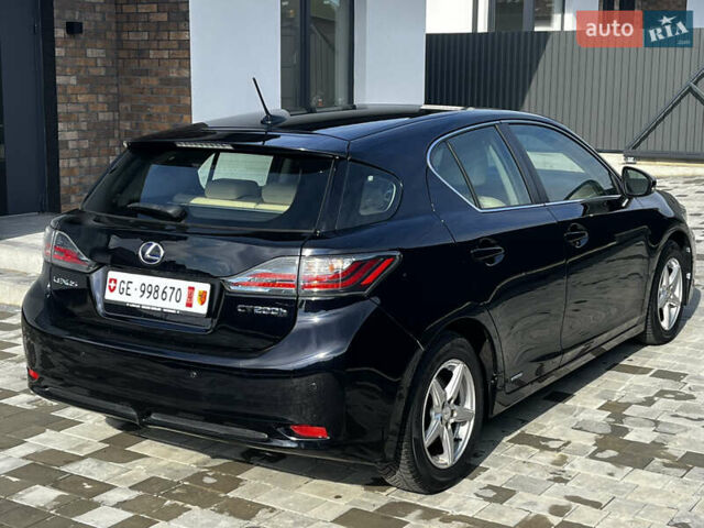 Фіолетовий Лексус СТ, об'ємом двигуна 1.8 л та пробігом 217 тис. км за 12499 $, фото 2 на Automoto.ua