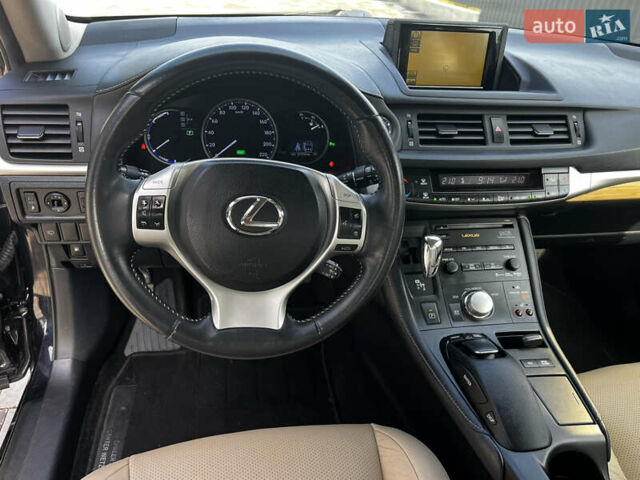 Фіолетовий Лексус СТ, об'ємом двигуна 1.8 л та пробігом 217 тис. км за 12499 $, фото 29 на Automoto.ua