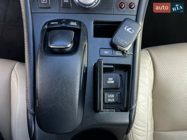 Фіолетовий Лексус СТ, об'ємом двигуна 1.8 л та пробігом 217 тис. км за 12499 $, фото 38 на Automoto.ua