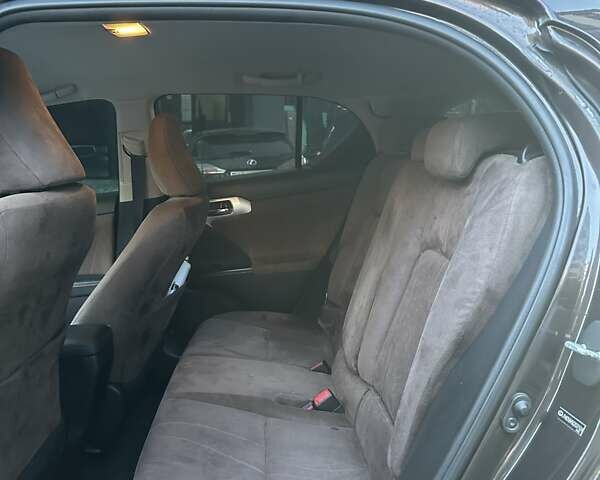 Коричневий Лексус СТ, об'ємом двигуна 1.8 л та пробігом 175 тис. км за 14499 $, фото 5 на Automoto.ua