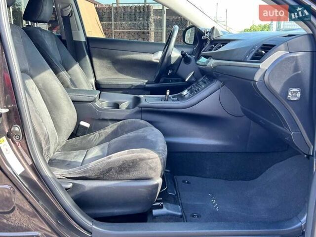 Коричневий Лексус СТ, об'ємом двигуна 1.8 л та пробігом 185 тис. км за 11800 $, фото 29 на Automoto.ua