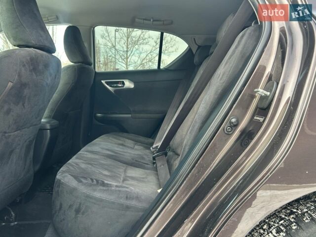 Коричневий Лексус СТ, об'ємом двигуна 1.8 л та пробігом 198 тис. км за 11500 $, фото 27 на Automoto.ua