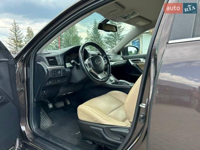 Коричневий Лексус СТ, об'ємом двигуна 1.8 л та пробігом 185 тис. км за 10200 $, фото 9 на Automoto.ua