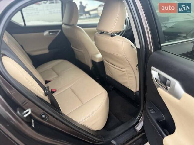 Коричневий Лексус СТ, об'ємом двигуна 1.8 л та пробігом 195 тис. км за 9300 $, фото 18 на Automoto.ua