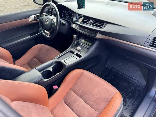 Коричневый Лексус СТ, объемом двигателя 1.8 л и пробегом 165 тыс. км за 14700 $, фото 13 на Automoto.ua