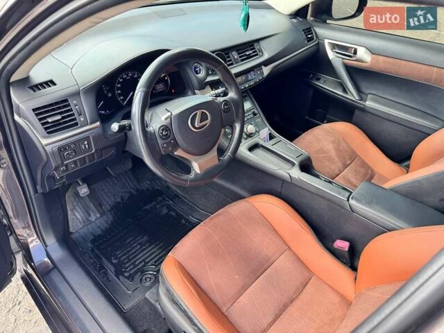 Коричневый Лексус СТ, объемом двигателя 1.8 л и пробегом 165 тыс. км за 14700 $, фото 8 на Automoto.ua