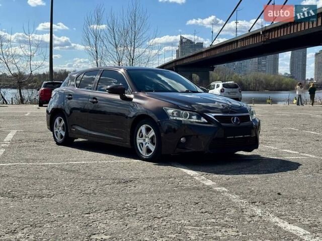 Коричневый Лексус СТ, объемом двигателя 1.8 л и пробегом 165 тыс. км за 14700 $, фото 3 на Automoto.ua
