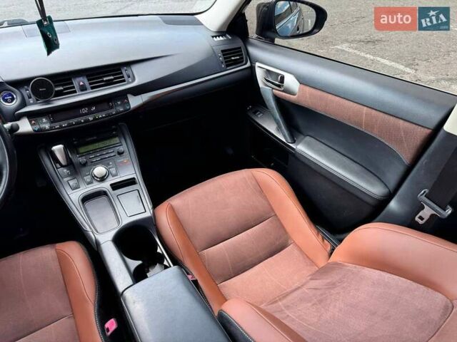 Коричневый Лексус СТ, объемом двигателя 1.8 л и пробегом 165 тыс. км за 14700 $, фото 16 на Automoto.ua