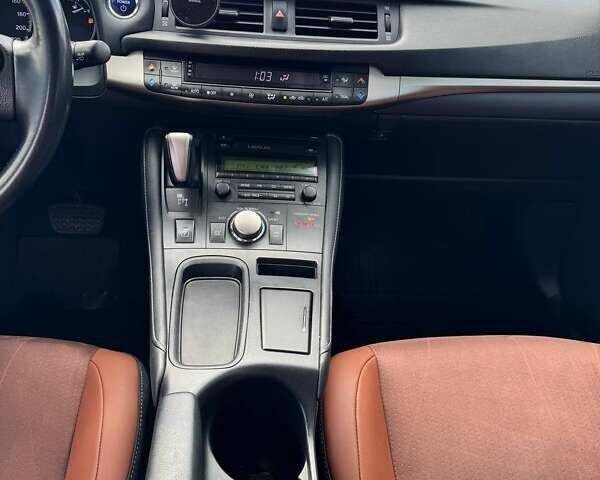 Коричневый Лексус СТ, объемом двигателя 1.8 л и пробегом 165 тыс. км за 14700 $, фото 18 на Automoto.ua