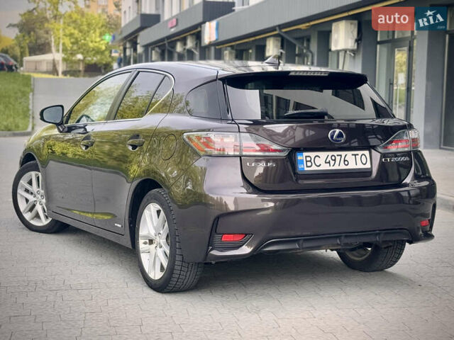 Коричневий Лексус СТ, об'ємом двигуна 1.8 л та пробігом 131 тис. км за 15200 $, фото 5 на Automoto.ua
