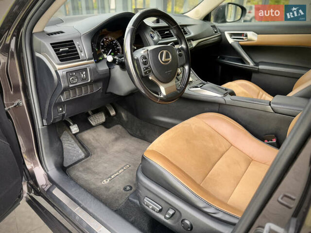 Коричневий Лексус СТ, об'ємом двигуна 1.8 л та пробігом 131 тис. км за 15200 $, фото 15 на Automoto.ua