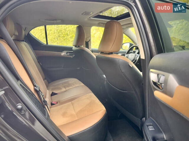 Коричневий Лексус СТ, об'ємом двигуна 1.8 л та пробігом 131 тис. км за 15200 $, фото 18 на Automoto.ua