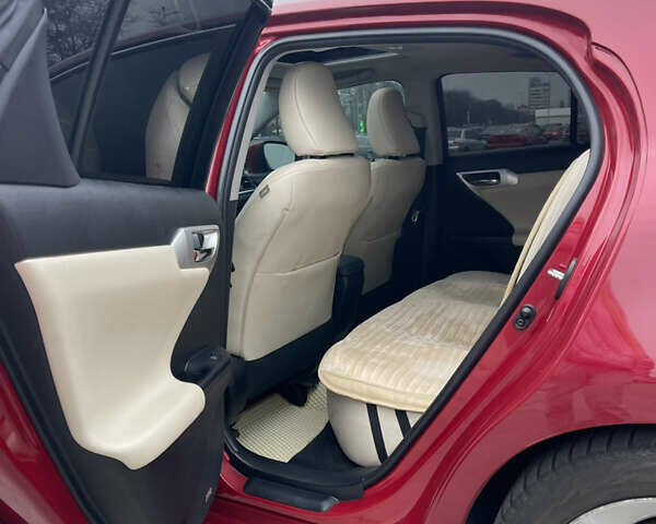 Красный Лексус СТ, объемом двигателя 1.8 л и пробегом 93 тыс. км за 14100 $, фото 18 на Automoto.ua