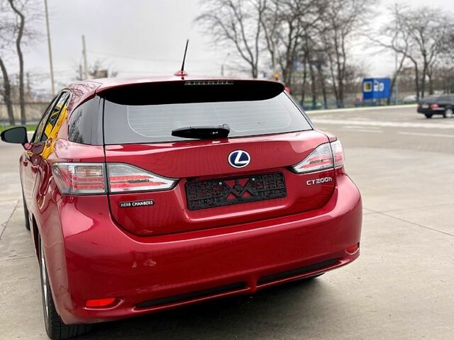 Красный Лексус СТ, объемом двигателя 1.8 л и пробегом 93 тыс. км за 13900 $, фото 5 на Automoto.ua