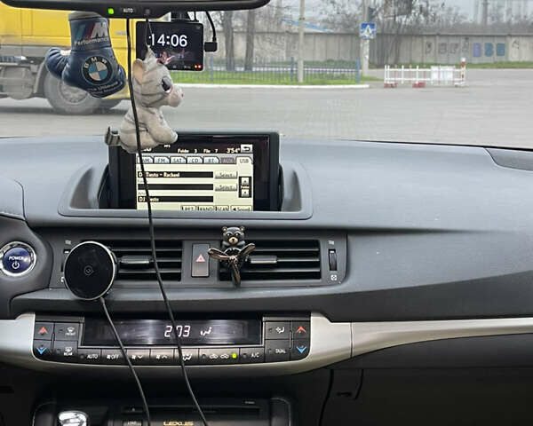 Красный Лексус СТ, объемом двигателя 1.8 л и пробегом 93 тыс. км за 14100 $, фото 9 на Automoto.ua