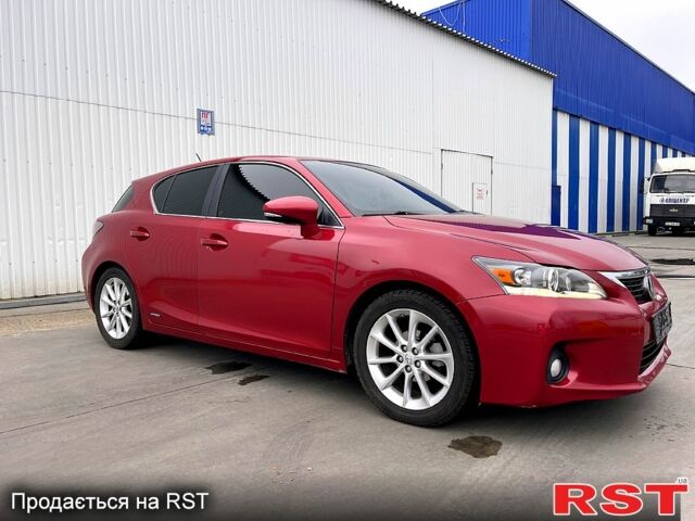 Красный Лексус СТ, объемом двигателя 1.8 л и пробегом 93 тыс. км за 13900 $, фото 2 на Automoto.ua