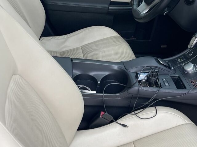 Червоний Лексус СТ, об'ємом двигуна 1.8 л та пробігом 93 тис. км за 14100 $, фото 6 на Automoto.ua