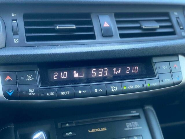 Красный Лексус СТ, объемом двигателя 1.8 л и пробегом 208 тыс. км за 12790 $, фото 17 на Automoto.ua