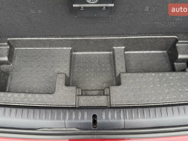 Красный Лексус СТ, объемом двигателя 1.8 л и пробегом 189 тыс. км за 12500 $, фото 45 на Automoto.ua