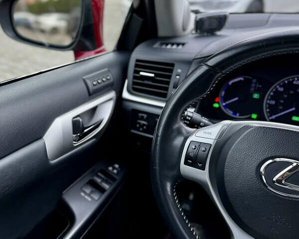 Красный Лексус СТ, объемом двигателя 1.8 л и пробегом 189 тыс. км за 12500 $, фото 27 на Automoto.ua