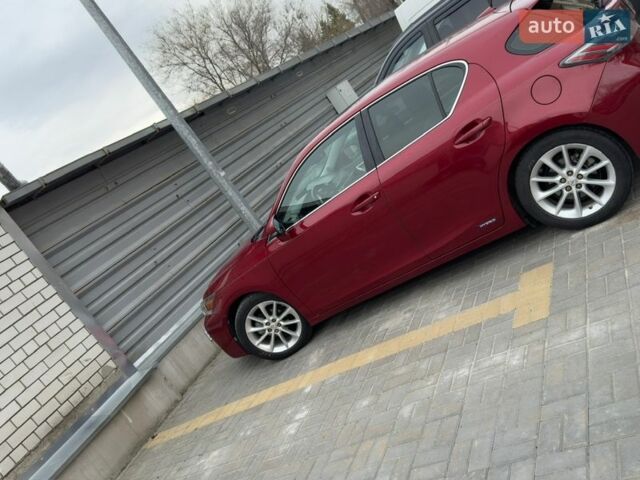 Червоний Лексус СТ, об'ємом двигуна 1.8 л та пробігом 220 тис. км за 11500 $, фото 6 на Automoto.ua