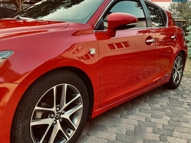 Красный Лексус СТ, объемом двигателя 1.8 л и пробегом 129 тыс. км за 16900 $, фото 1 на Automoto.ua