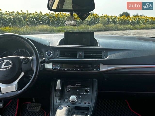 Красный Лексус СТ, объемом двигателя 1.8 л и пробегом 189 тыс. км за 13950 $, фото 14 на Automoto.ua