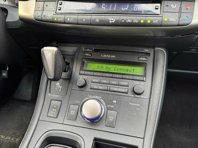 Красный Лексус СТ, объемом двигателя 1.8 л и пробегом 98 тыс. км за 14900 $, фото 19 на Automoto.ua