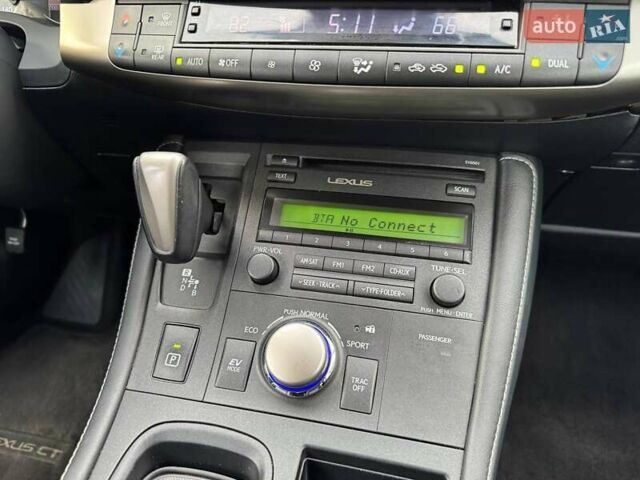 Красный Лексус СТ, объемом двигателя 1.8 л и пробегом 98 тыс. км за 14900 $, фото 22 на Automoto.ua