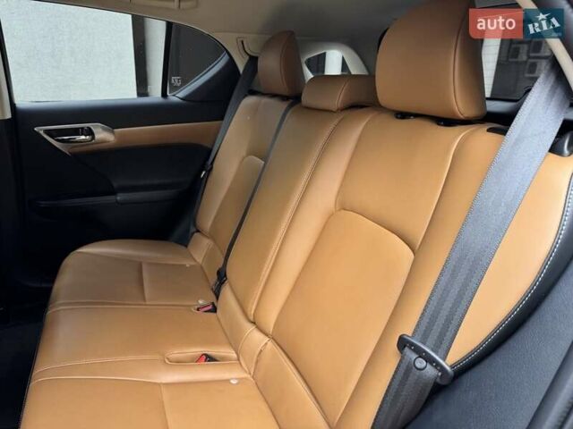 Красный Лексус СТ, объемом двигателя 1.8 л и пробегом 87 тыс. км за 16500 $, фото 42 на Automoto.ua