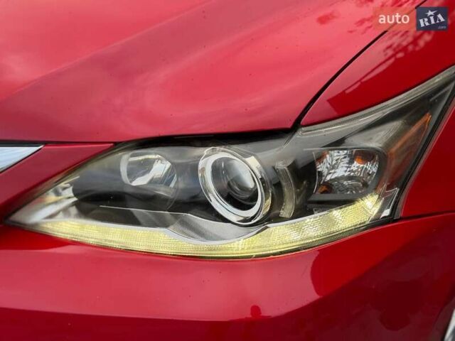 Красный Лексус СТ, объемом двигателя 1.8 л и пробегом 98 тыс. км за 14900 $, фото 3 на Automoto.ua