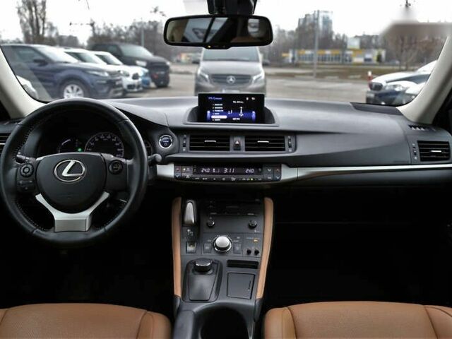 Лексус СТ 2014 в Киеве на Automoto.ua Лексус СТ, объемом двигателя 1.8 л и пробегом 228 тыс. км за 15600 $, фото 12 на Automoto.ua