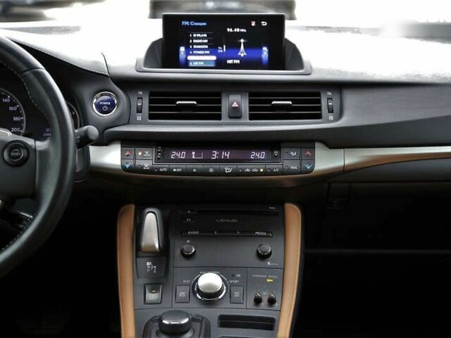 Лексус СТ 2014 в Киеве на Automoto.ua Лексус СТ, объемом двигателя 1.8 л и пробегом 228 тыс. км за 15600 $, фото 15 на Automoto.ua