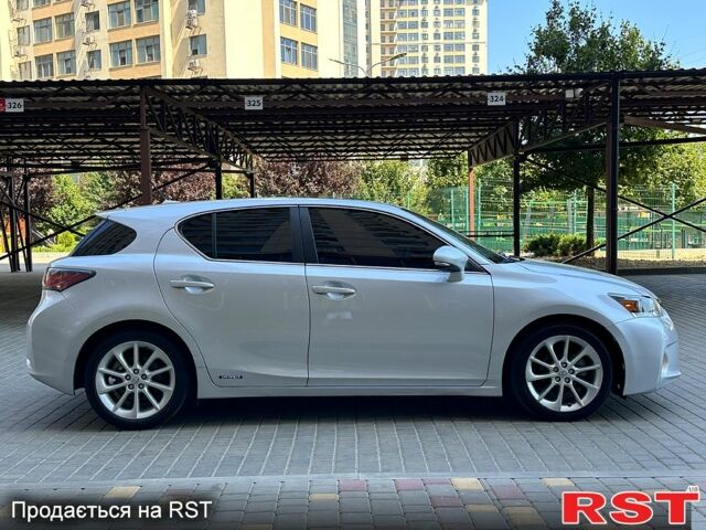 Лексус СТ, объемом двигателя 1.8 л и пробегом 88 тыс. км за 14500 $, фото 2 на Automoto.ua